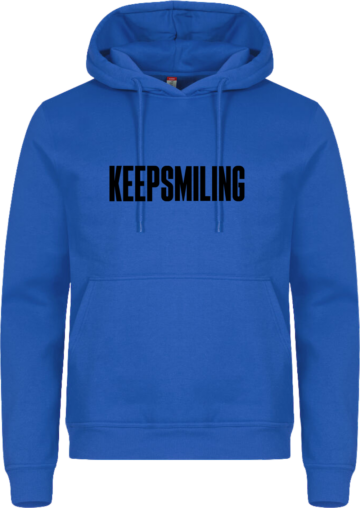 Miami Hoodie i kongeblå med sort KEEPSMILING-print – en kraftfuld hoodie med farve, kontrast og en klar besked.