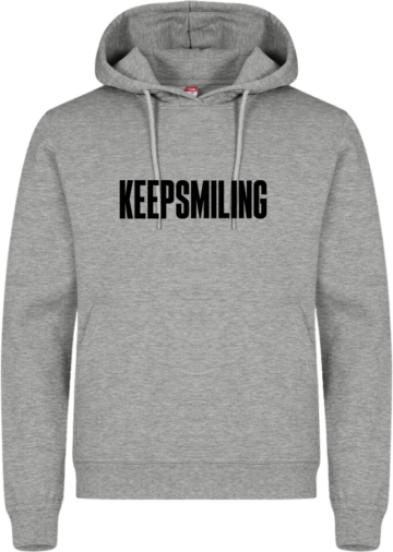 Miami Hoodie i gråmeleret med sort KEEPSMILING-print – en enkel og afslappet hoodie med stærkt budskab og hverdagskomfort.