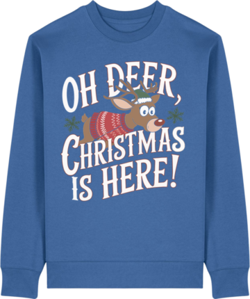 Jeansblå sweatshirt med julemotiv og teksten "OH DEER, CHRISTMAS IS HERE!".