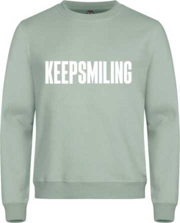 Miami Roundneck sweatshirt i støvet mintgrøn med hvidt KEEP SMILING-print – afslappet og frisk stil.