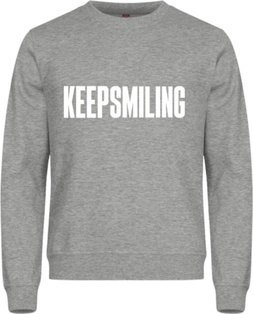 Miami Roundneck sweatshirt i lysegrå med hvidt KEEP SMILING-print – alsidig og moderne hverdagsstyle.