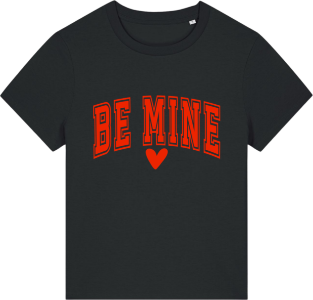 Sort Stella Muser t-shirt med rød "Be Mine"-print og hjerte fra Zo24 Printhouse.